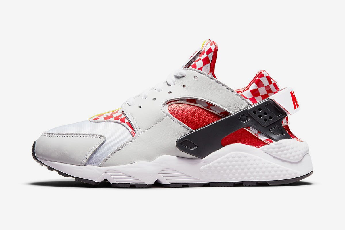 red huaraches price